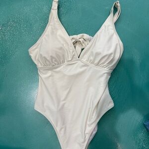 Never worn one piece push up DDD